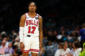 开云APP-夏联版市长贾米尔-杨17中12&amp;6记三分轰下37分3助 末节砍14分